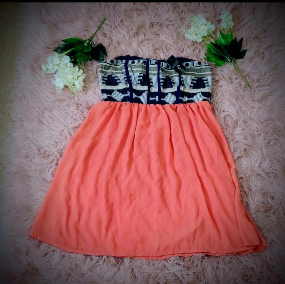 Coral Dress NWT🌷